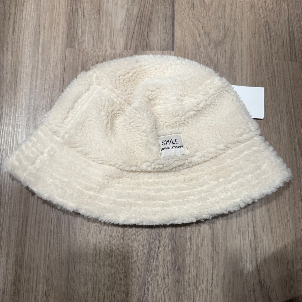 H&M Cream Shearling Bucket Hat One Size NWT